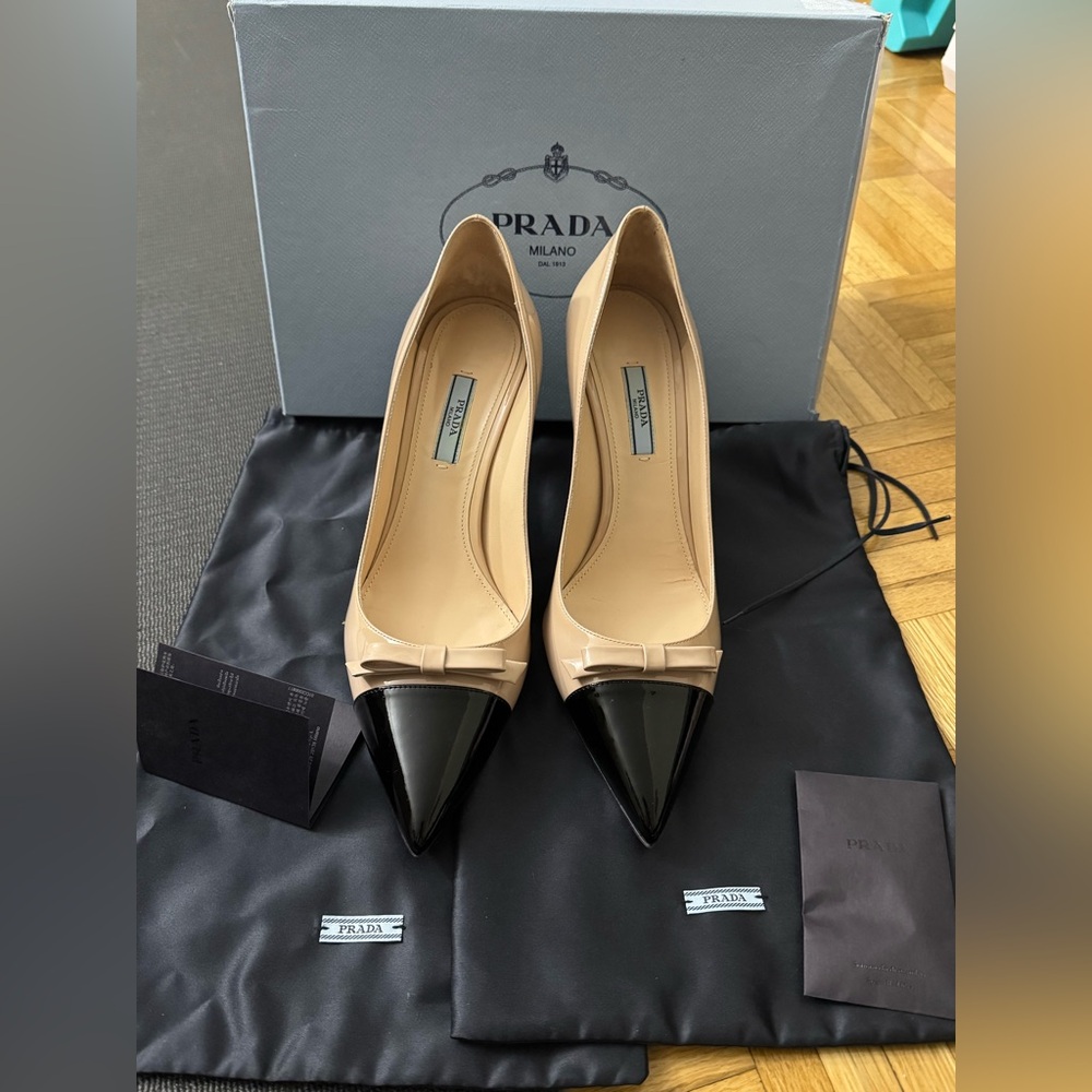 Prada Women's Elegant Black and Cream Heels